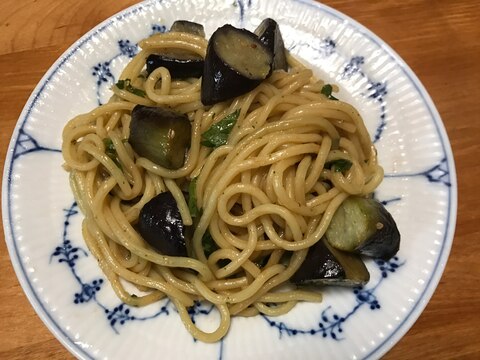 ナスと青じそのガーリック焼きそば